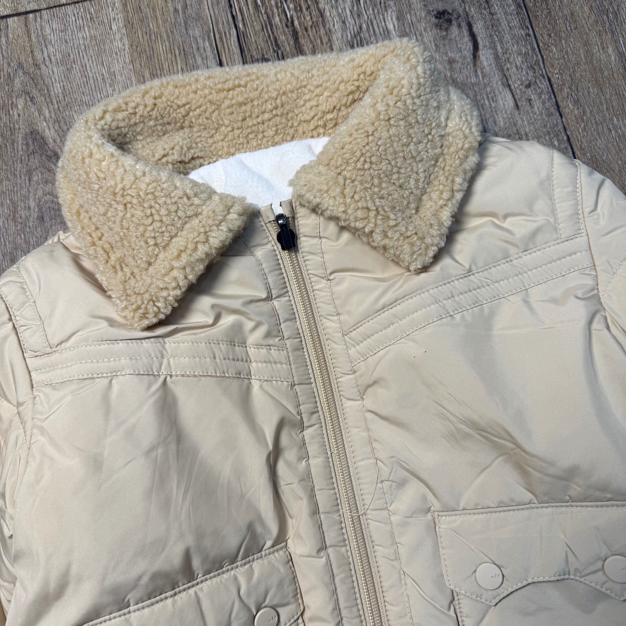 Áo khoác Moimoln 2 mặt màu be cổ bẻ cho bé size 100-120