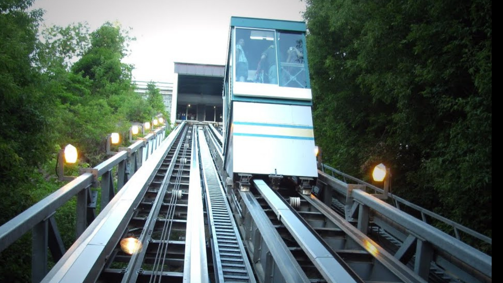 TOUR: ĐÔNG – TÂY CANADA 13 NGÀY