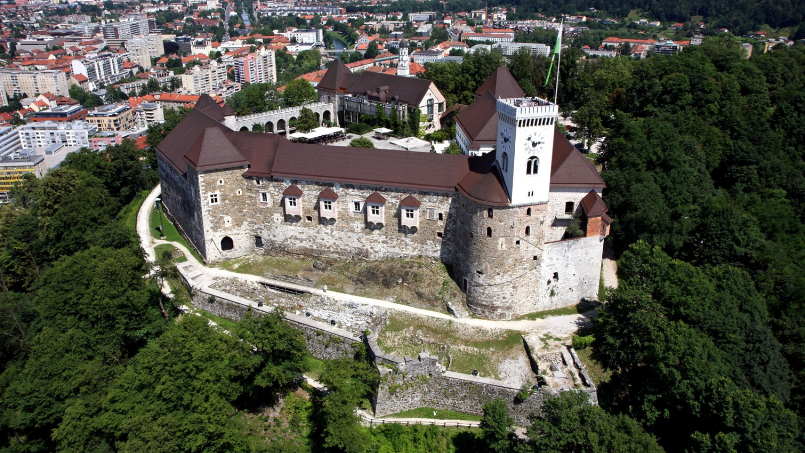 TOUR: KHÁM PHÁ BALKAN – NAM TƯ CŨ 13 NGÀY