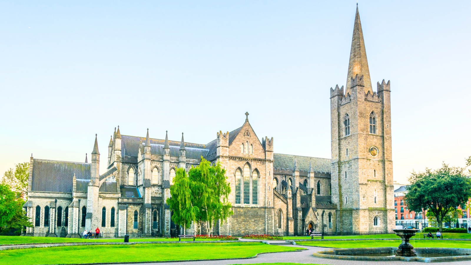 TOUR: ENGLAND – WALES – SCOTLAND- BẮC IRELAND - IRELAND 12 NGÀY-MÙA HÈ