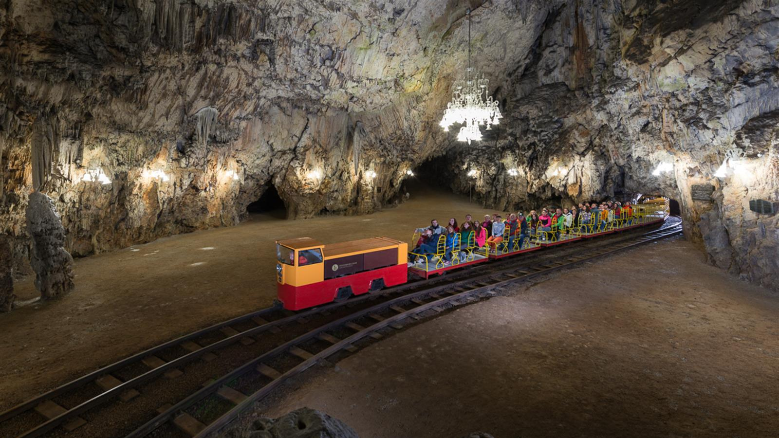 TOUR: KHÁM PHÁ BALKAN – NAM TƯ CŨ 13 NGÀY