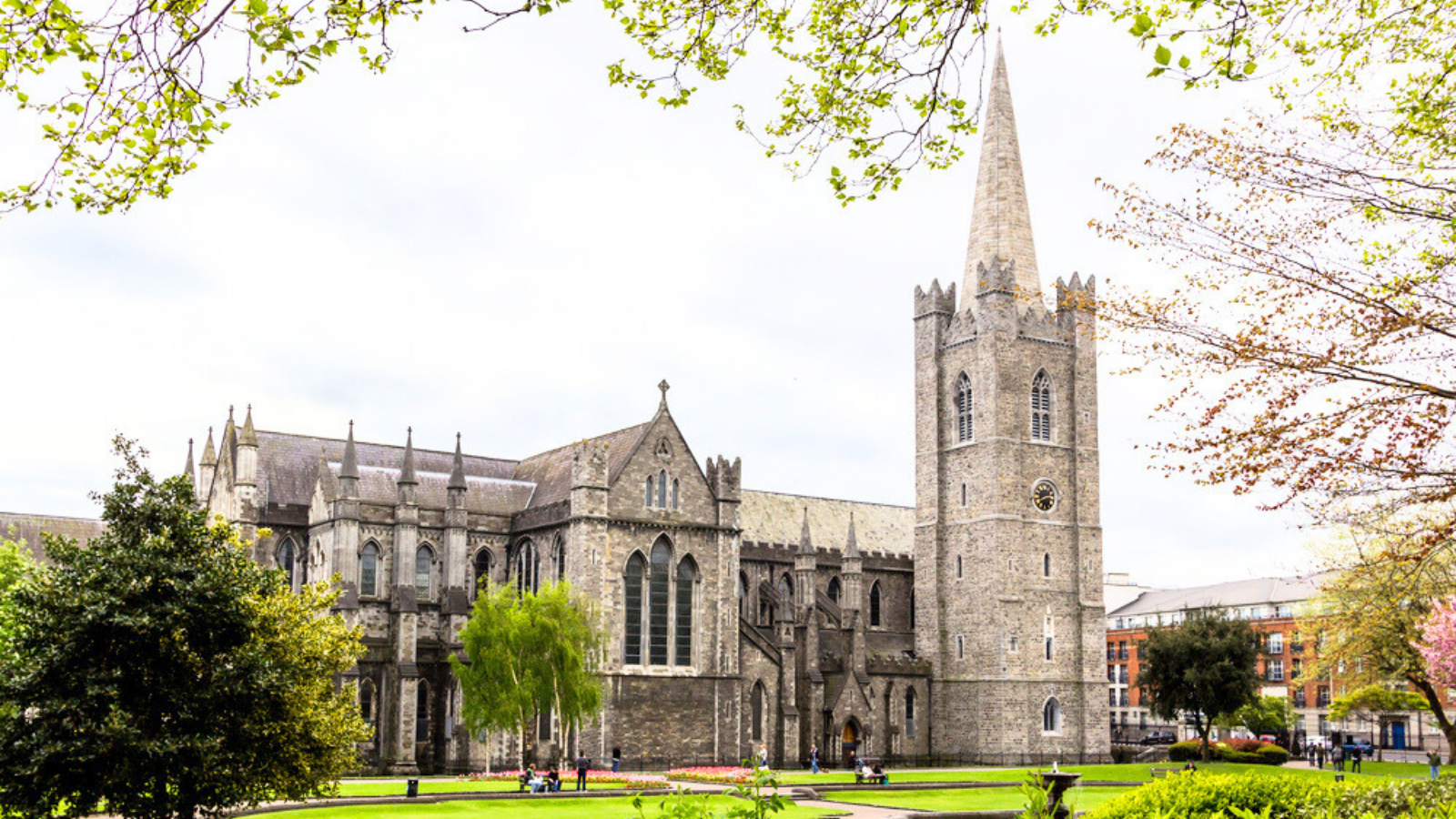 TOUR: ENGLAND – WALES – SCOTLAND- BẮC IRELAND - IRELAND 12 NGÀY