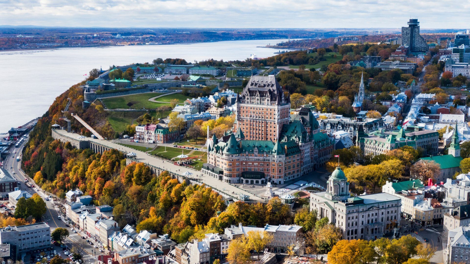 TOUR: ĐÔNG – TÂY CANADA 13 NGÀY