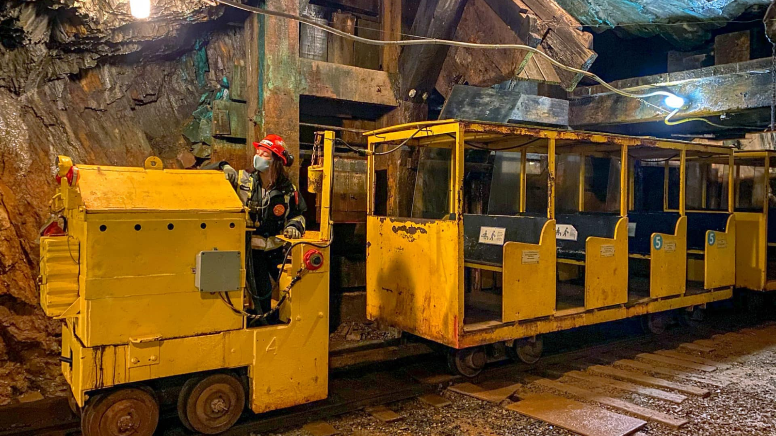 TOUR: ĐÔNG – TÂY CANADA 13 NGÀY