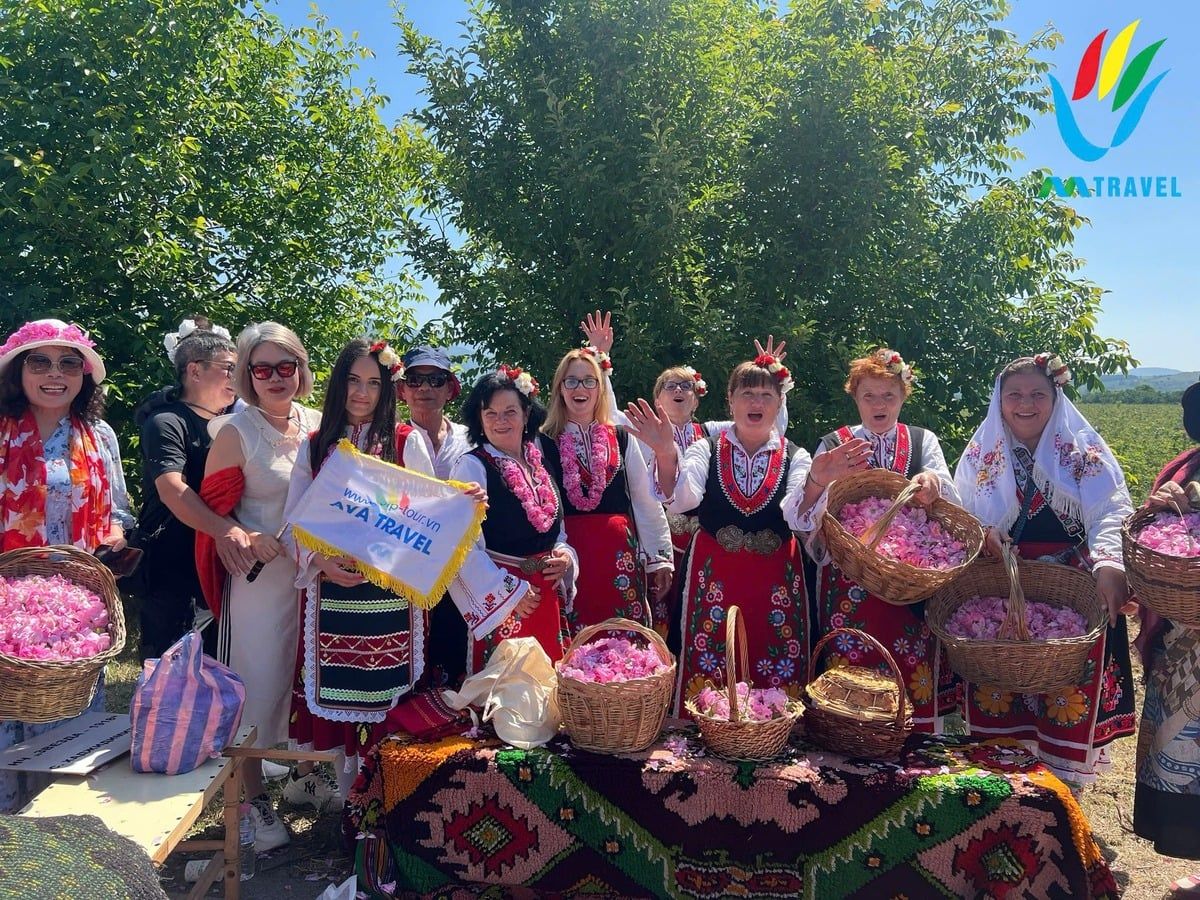  TOUR: THƯỞNG NGOẠN LỄ HỘI HOA HỒNG BULGARIA 13 NGÀY 