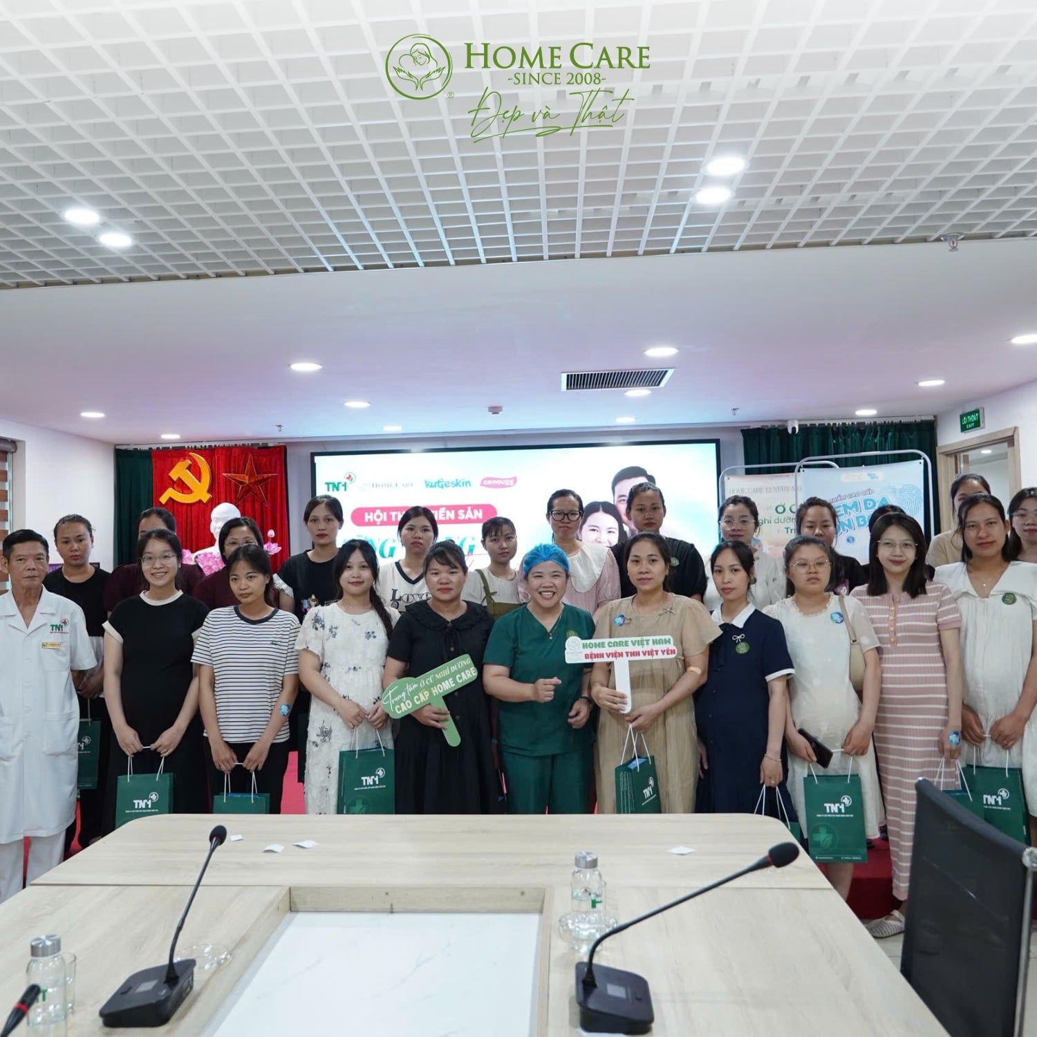  [Mua 1 Tặng 1] Mặt Nạ Cấp Ẩm, Dưỡng Ẩm Cho Da Mềm Mịn, Hỗ Trợ Mờ Nám - Chiết Xuất Nha Đam, Dâu Tằm 