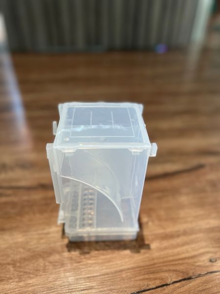 Máng Ăn Chống Vung Finch