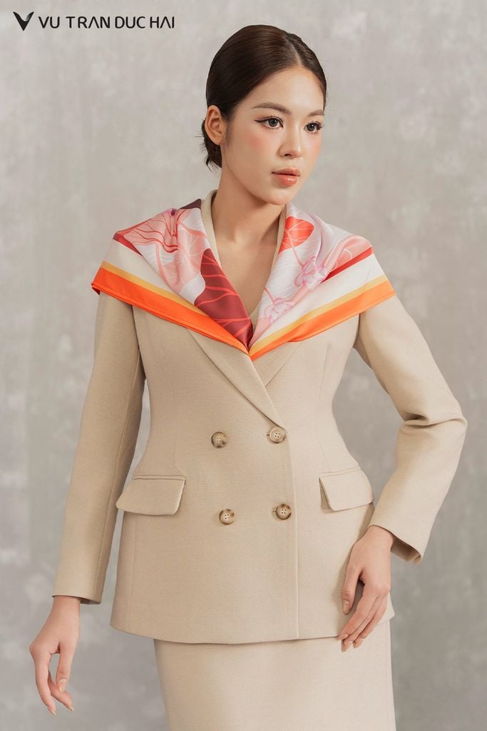 Vest 4 khuy cổ hai ve dáng ôm BLO2602