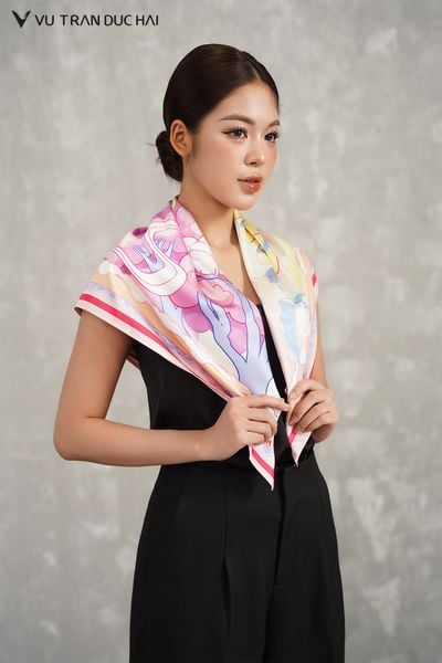 Khăn lụa vuông Cầu Vàng Đà Nẵng SCO2602