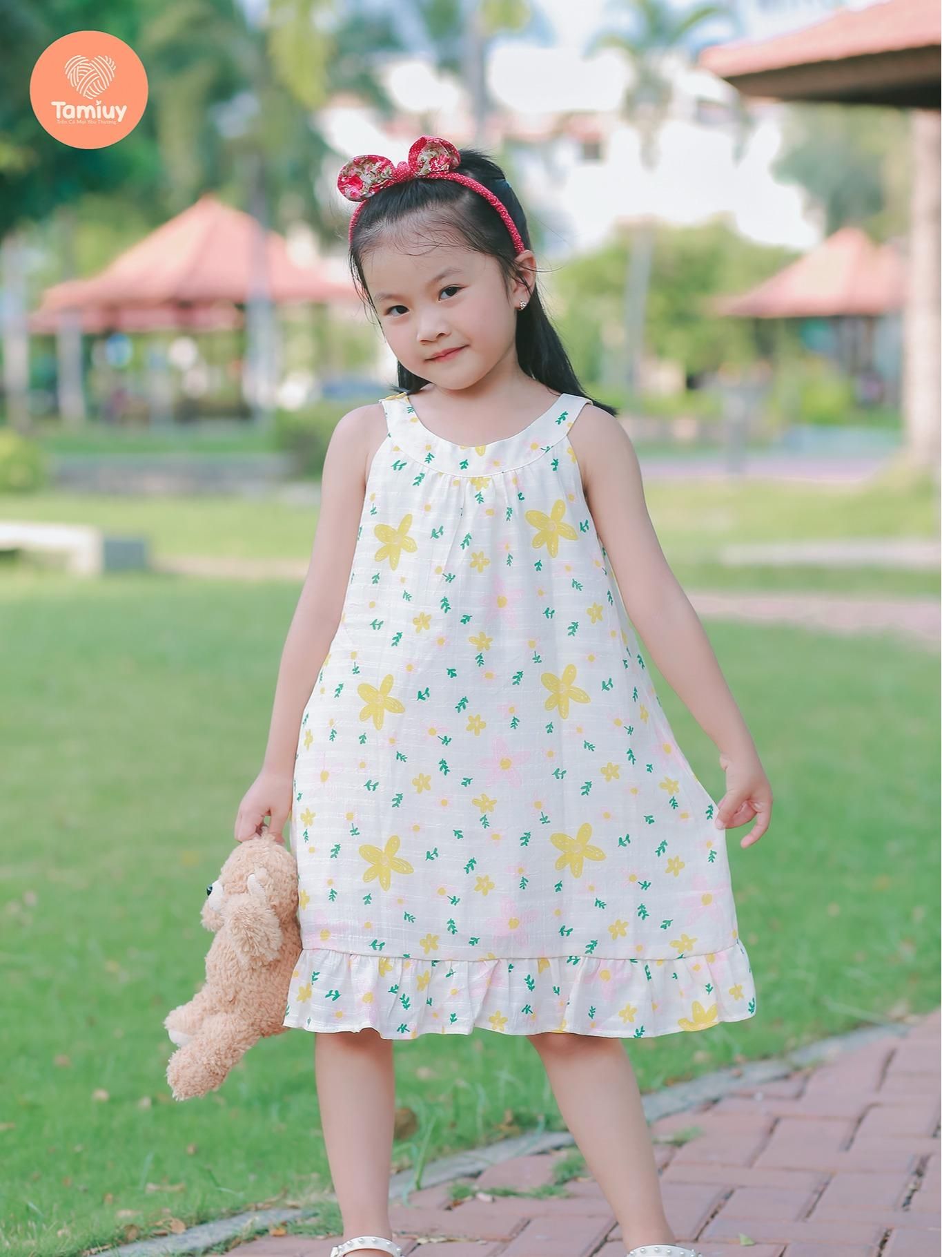  Đầm Xoè Sát Nách Cổ Yếm Hoa Nhí Tamiuy Cho Bé Gái 1-10 Tuổi 