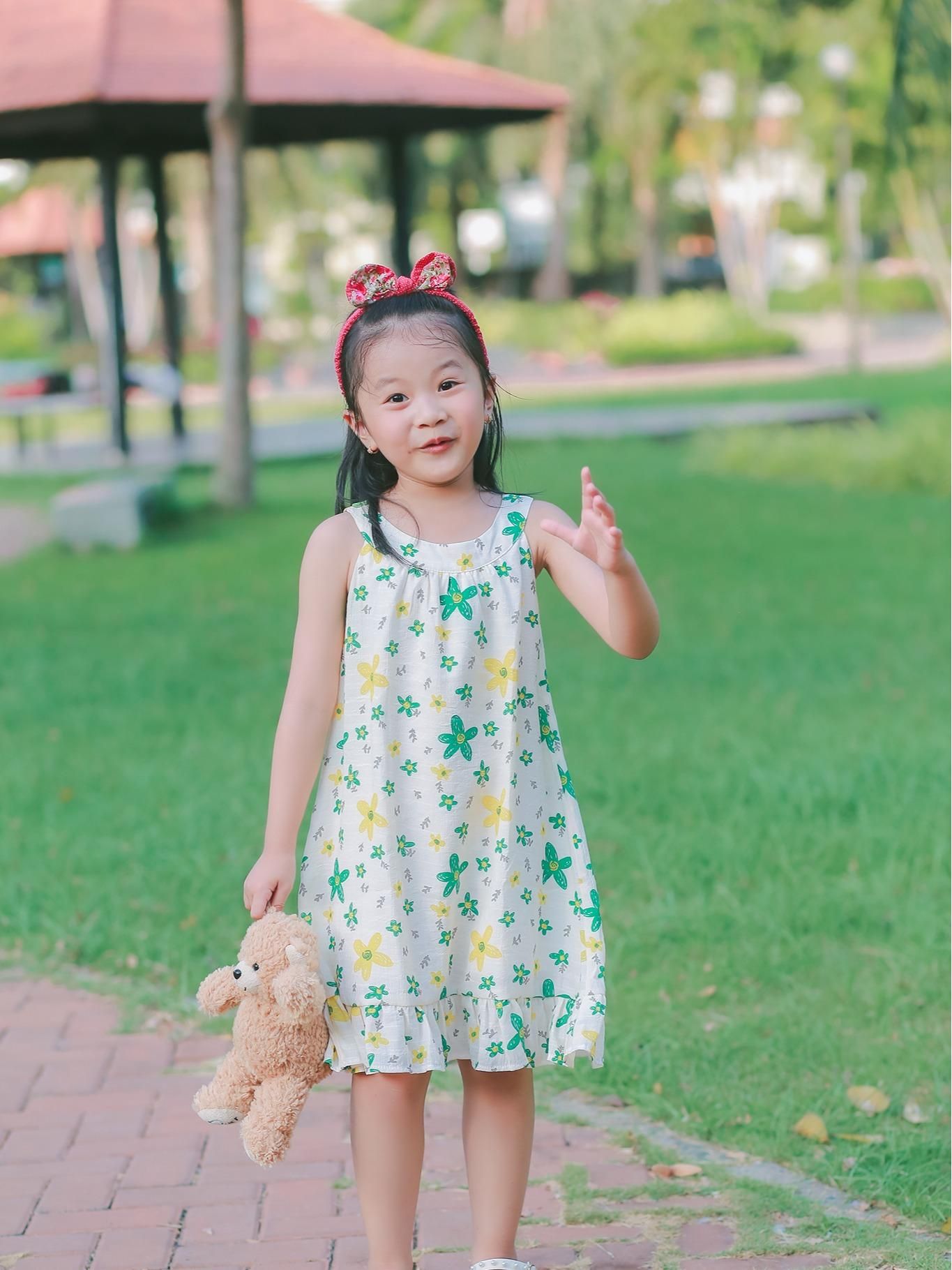  Đầm Xoè Sát Nách Cổ Yếm Hoa Nhí Tamiuy Cho Bé Gái 1-10 Tuổi 