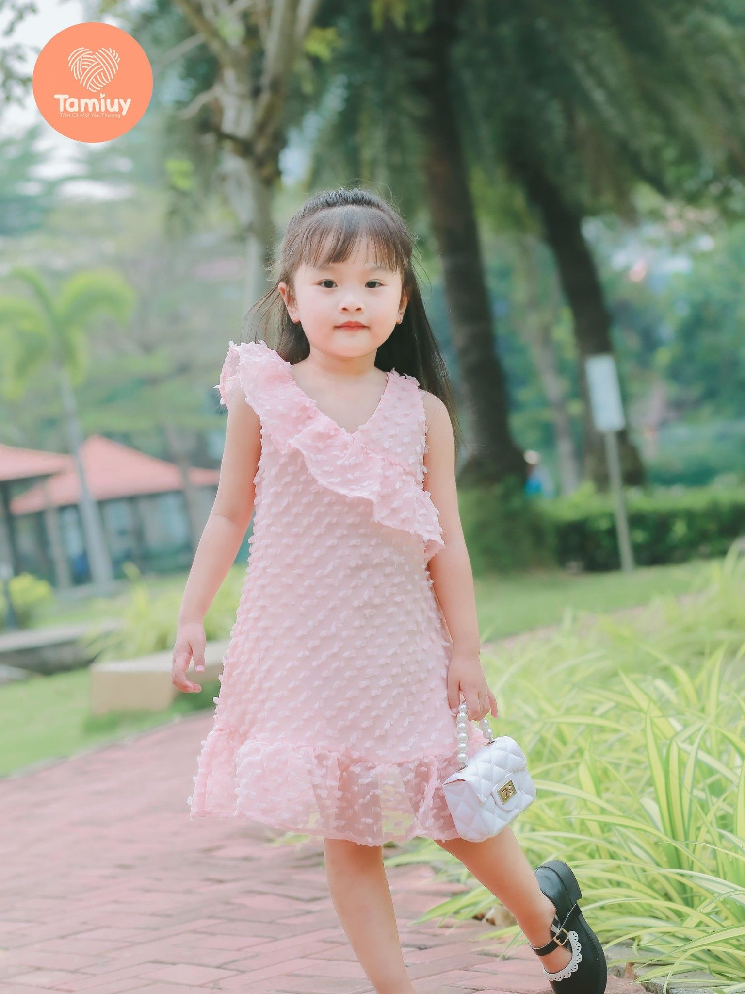  Đầm Bé Gái Cổ Tim Lệch Vai Tamiuy - Chất Cotton Cao Cấp, Xinh Xắn, Dễ Thương (1-10 Tuổi) 