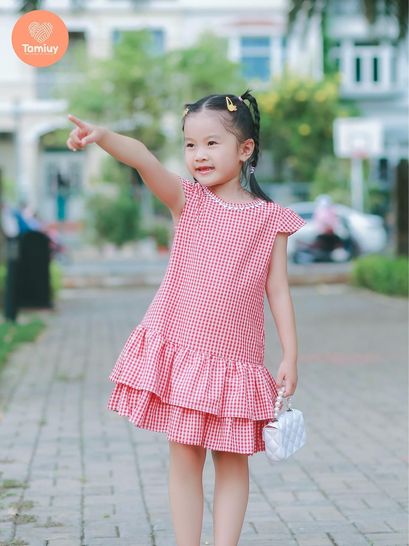  Tamiuy Đầm Xòe Đuôi Cá Bé Gái 2 Tầng Điệu Đà Vải Cotton Cho Trẻ Từ 1-10 Tuổi Màu Đỏ Caro 