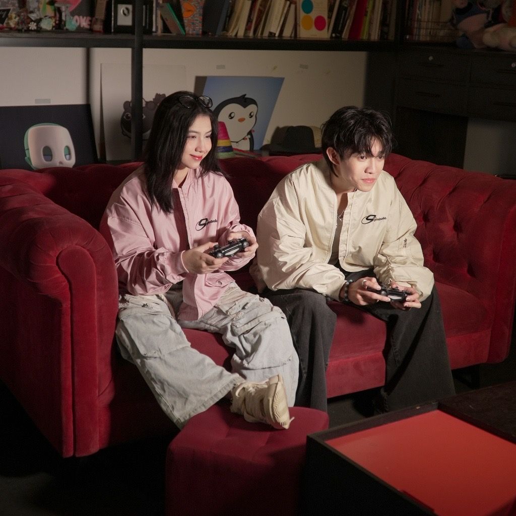 Bomber Pilot Oversized Symbolic