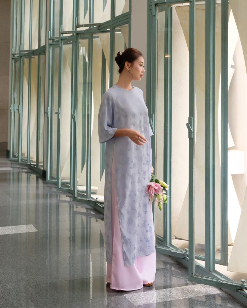 Áo Dài Nữ Mẫn Yên Vải Lụa Hoa Tay Lở Cổ Tròn Diện Tết Du Xuân (Không Kèm Quần)  GOÛT DE JUN