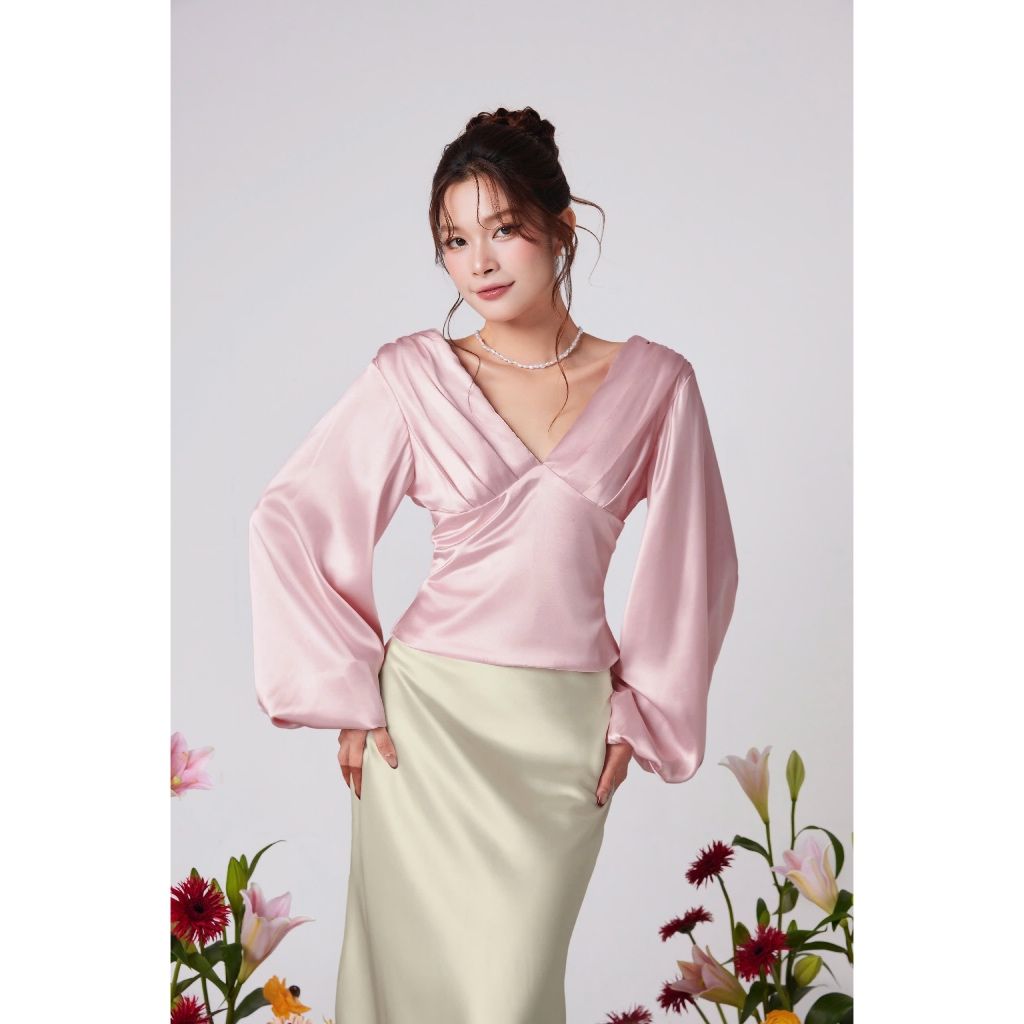 Áo Lụa Nữ Cổ V Xếp Li Vai Tay Dài - AMOURS TOP - GOÛT DE JUN