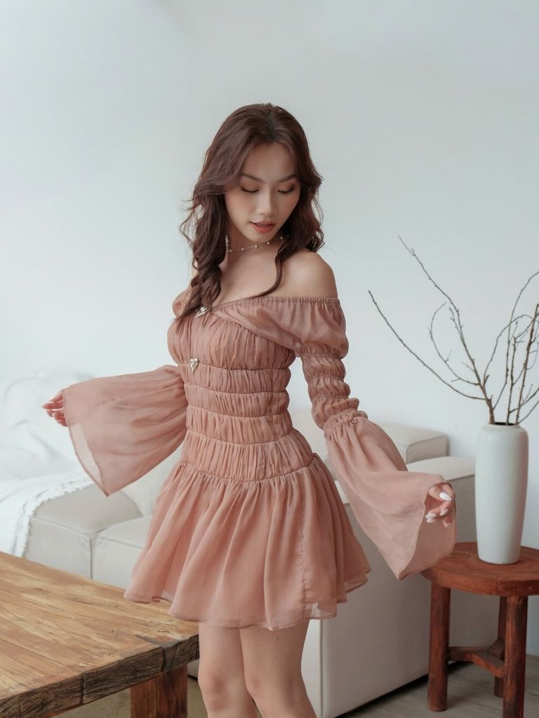 Đầm Nữ HEVAL Tay Dài Cổ V Form Ngắn Xòe Dễ Thương GOÛT DE JUN