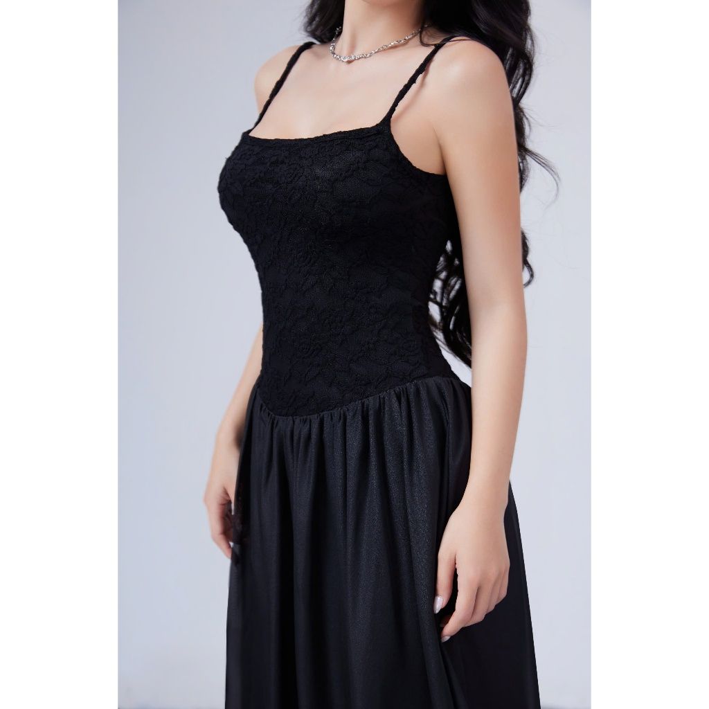 Đầm Nữ Đi Tiệc Hai Dây Xẻ Tà Phối Ren Hoa Sang Trọng   - EMIL DRESS - GOÛT DE JUN