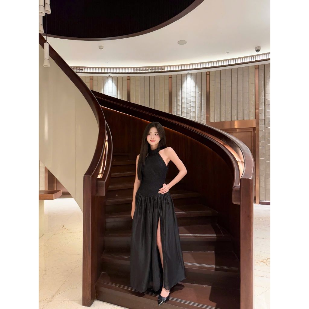 Đầm Nữ Đi Tiệc Cổ Yếm Hở Lưng Cổ Điển Dáng Xòe Xẻ Tà - DARWIN DRESS - GOÛT DE JUN