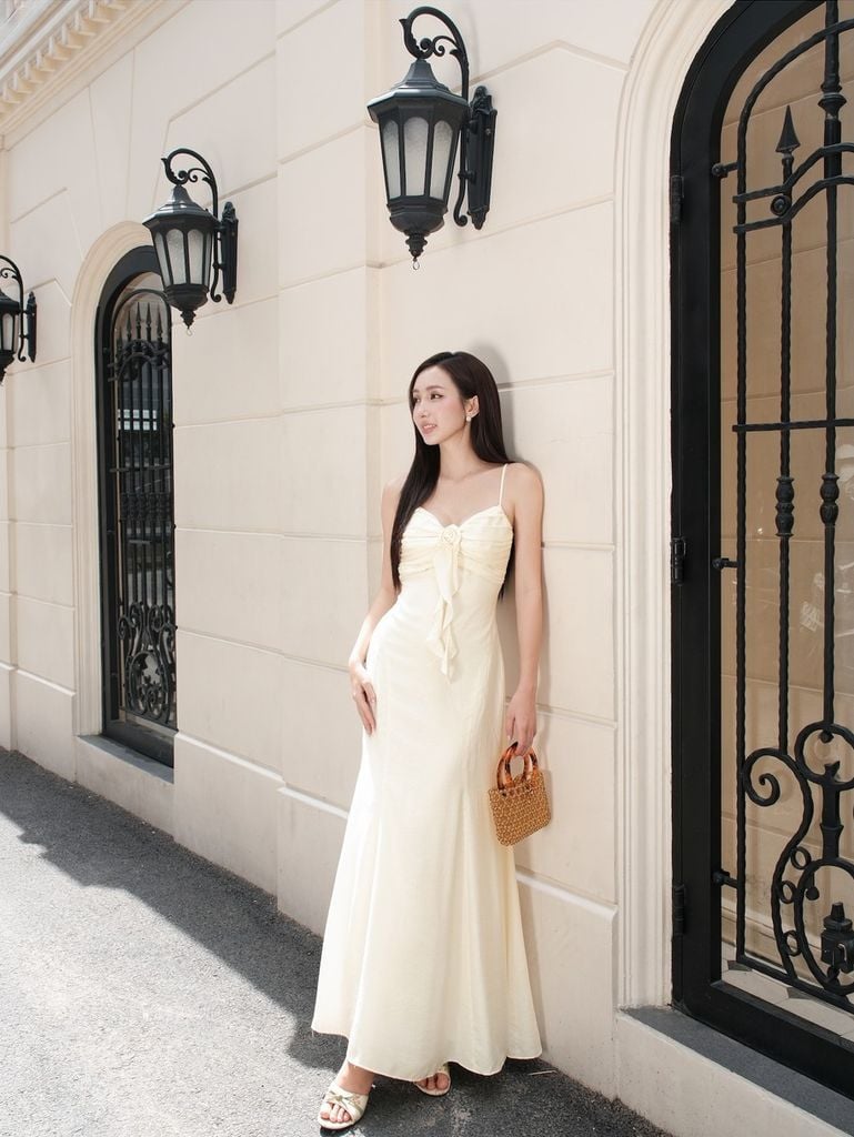GOUT DE JUN Đầm Dài Hai Dây Dáng Đuôi Cá BANIZ DRESS Váy Cúp Ngực Phối Hoa Tôn Dáng FGDA2606140