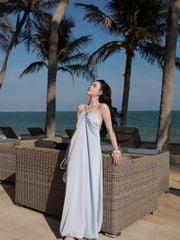 Đầm Nữ QUIERO Cổ Yếm Hở Lưng Dáng Dài Form Bí Quyến Rũ Nữ Tính GOÛT DE JUN