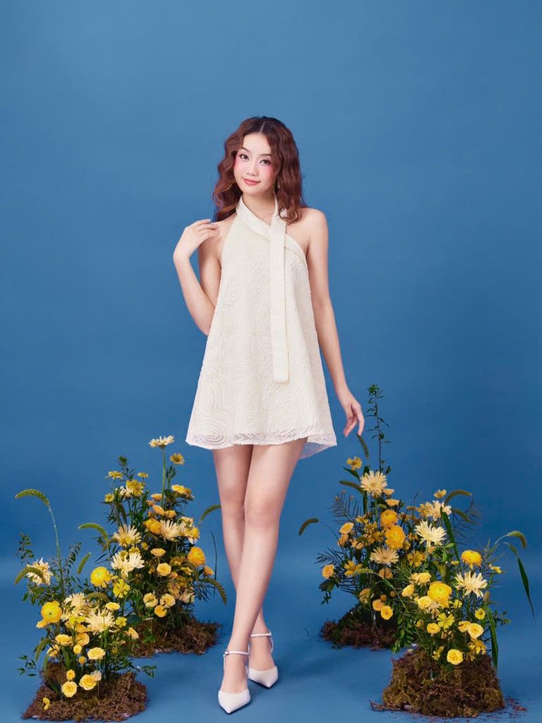 Đầm Ren Ngắn Cổ Yếm Hở Lưng Quyến Rũ (có quần bảo hộ) - JASRO DRESS - GOÛT DE JUN