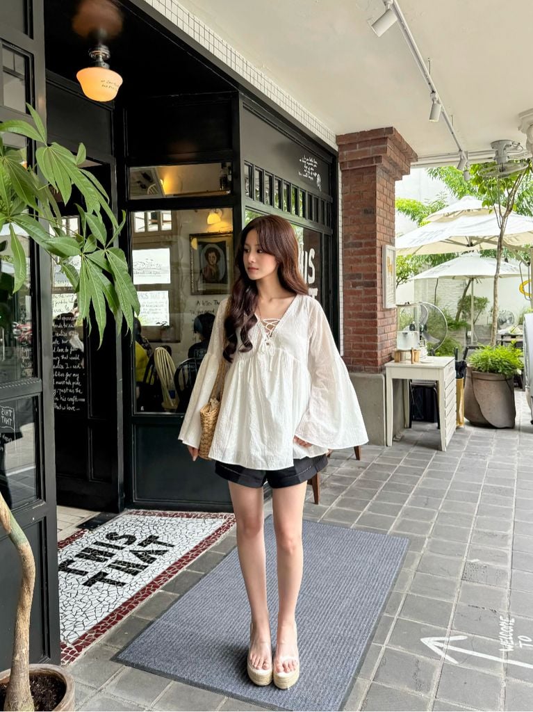 Áo Kiểu Nữ Doja Tay Xòe Cổ Chữ V GOÛT DE JUN