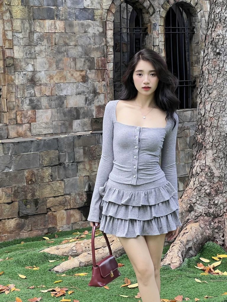 Set Áo Nữ Cổ Vuông Tay Dài Basic Phối Chân Váy Tầng Xinh Xắn ( bán lẻ ) - HERLA SET - GOÛT DE JUN