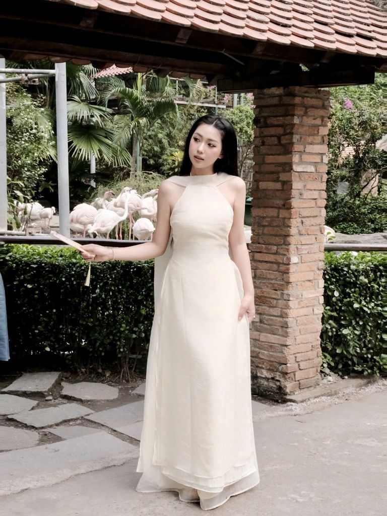Áo Dài Nữ THANH ANH Cổ Yếm Hở Lưng Vải Voan Tơ Cách Điệu Nữ Tính (Không Kèm Quần) GOUT DE JUN