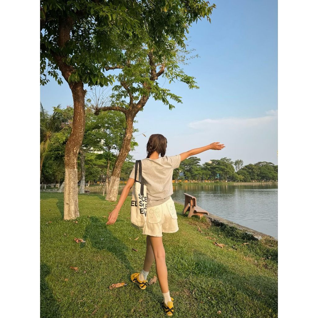 Quần Shorts Nữ Lưng Cao Kaki Năng Động Thêu Nơ- RUBER SHORTS - Goût De Jun