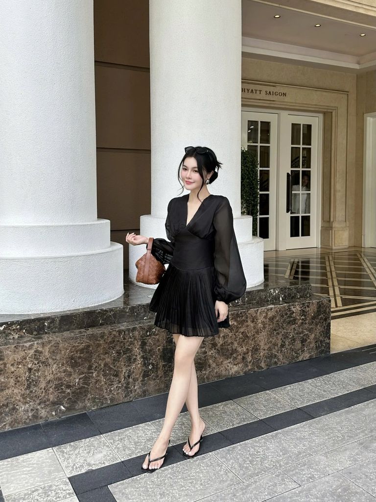 Đầm Nữ CHEIROS DRESS Cổ V Xếp Ly Dáng Xòe Tôn Eo Thanh Lịch GOUT DE JUN