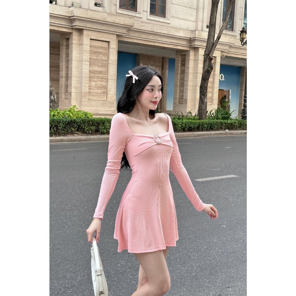 Đầm Body Nữ Tay Dài Cổ Vuông Tôn Dáng Năng Động - GONA DRESS - GOÛT DE JUN