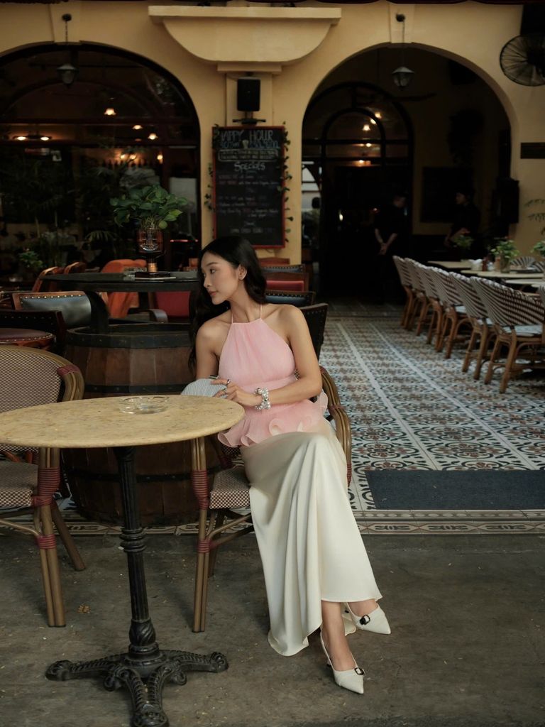 Áo Nữ JAMAIS Cổ Yếm Xếp Li Nhẹ Nhàng Nữ Tính GOÛT DE JUN