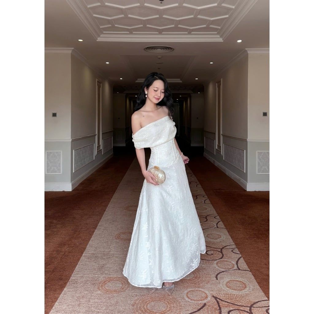 Đầm Nữ Trễ Vai Dáng Dài Họa Tiết Nổi Nữ Tính Dịu Dàng - DANNA DRESS - GOÛT DE JUN