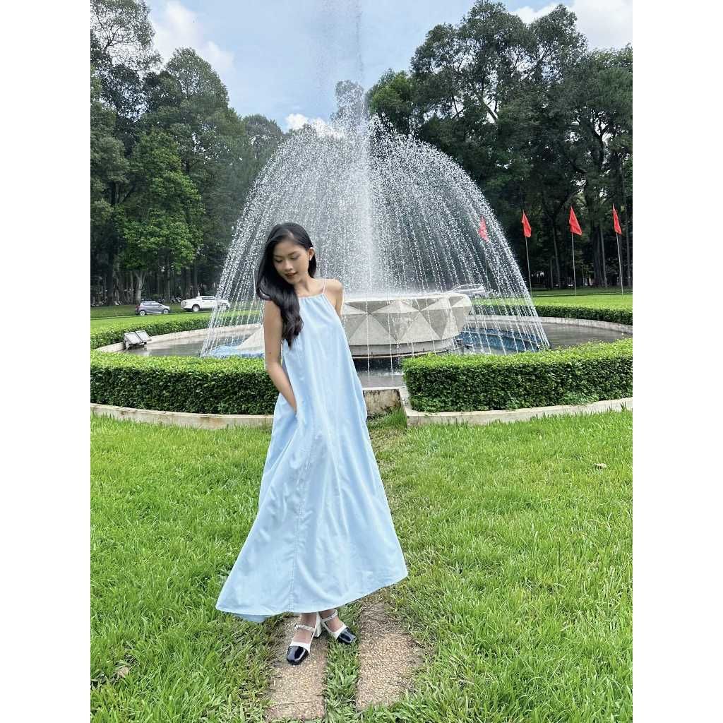 Đầm Maxi Hai Dây Thiết Kế Dáng Dài Cổ Yếm Hở Lưng Dây Rút - MADDY DRESS - GOÛT DE JUN
