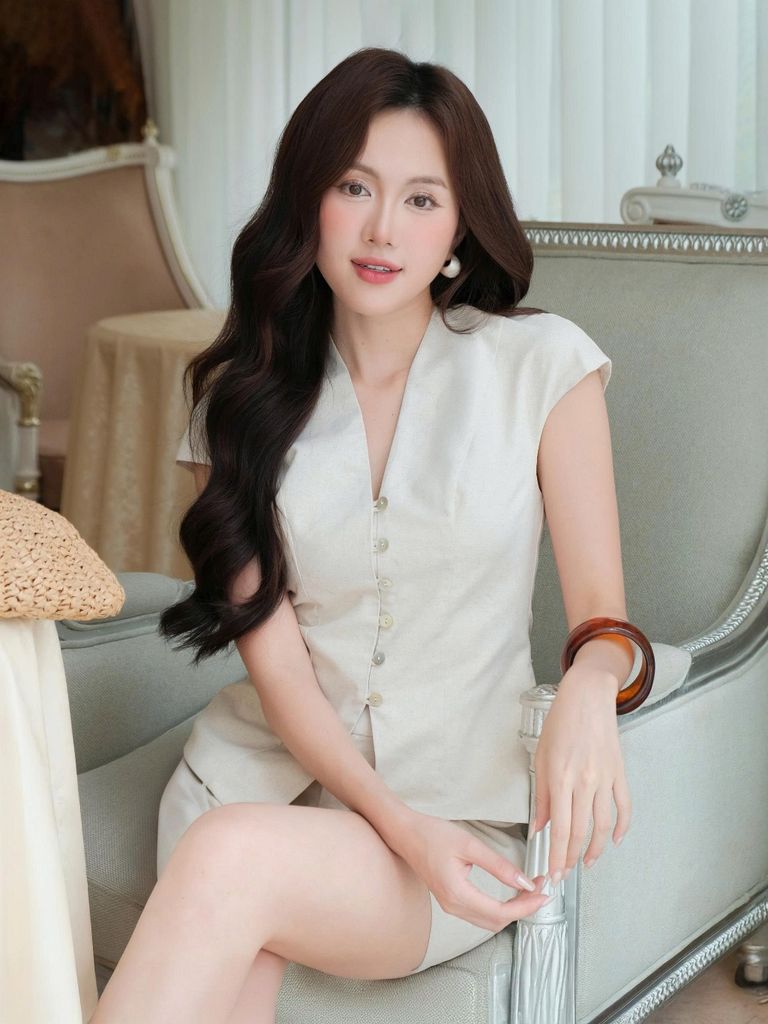 (Bán Lẻ) Set Nữ CARBEE Áo Cổ V Tay Ngắn Và Quần Short Ngắn Đơn Giản GOÛT DE JUN