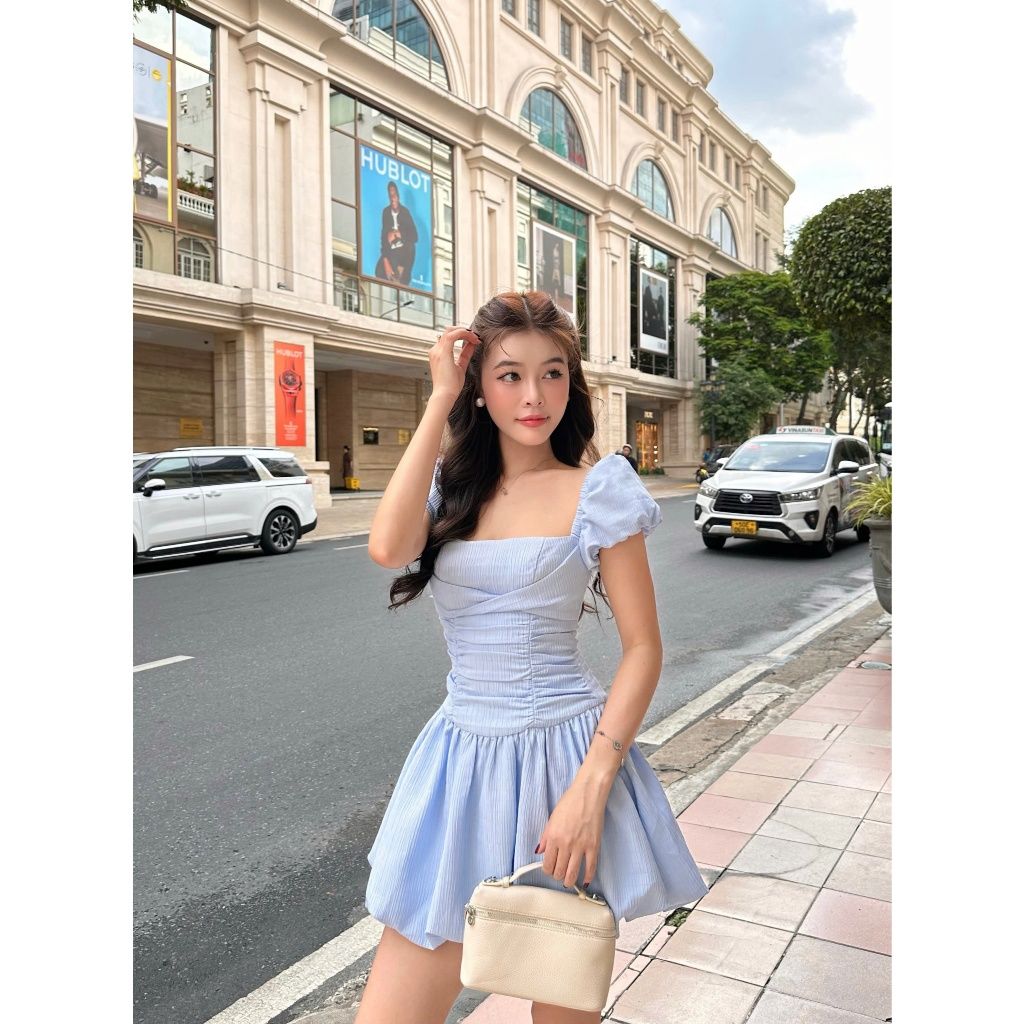 Đầm Nữ Tay Phồng Chiết Eo Dáng Bí Ngắn Dễ Thương - TAYLOR DRESS - GOÛT DE JUN