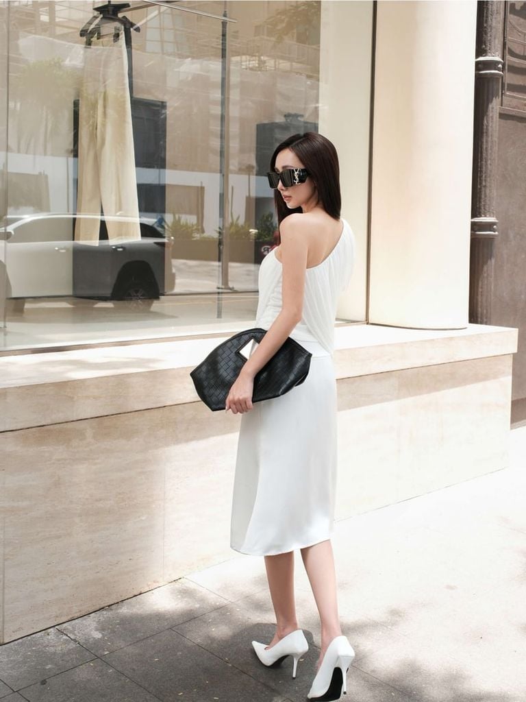 Gout De Jun Chân Váy Nữ Cạp Lưng Cao Phối Viền Ren Lụa WOCHE Váy Lửng Midi Nữ Thanh Lịch FGKA2607103