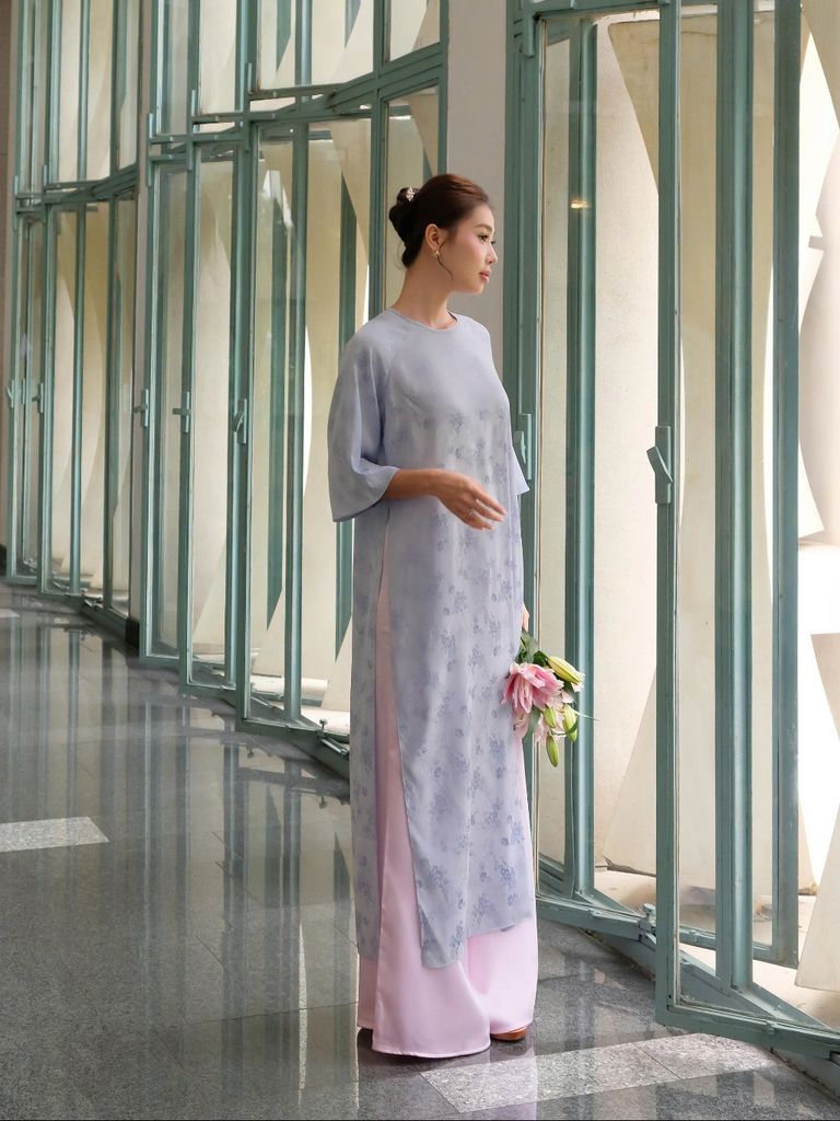 Áo Dài Nữ Mẫn Yên Vải Lụa Hoa Tay Lở Cổ Tròn Diện Tết Du Xuân (Không Kèm Quần)  GOÛT DE JUN