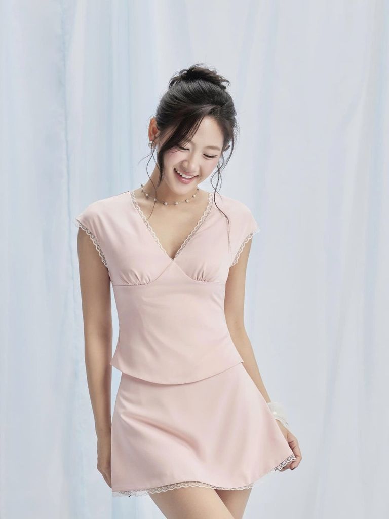 (Bán Lẻ) Set Nữ STOMIC Áo Cổ V Tay Ngắn Viền Ren và Chân váy Chữ A Viền Ren Đơn Giản GOÛT DE JUN