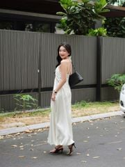 Đầm Nữ QUIERO Cổ Yếm Hở Lưng Dáng Dài Form Bí Quyến Rũ Nữ Tính GOÛT DE JUN