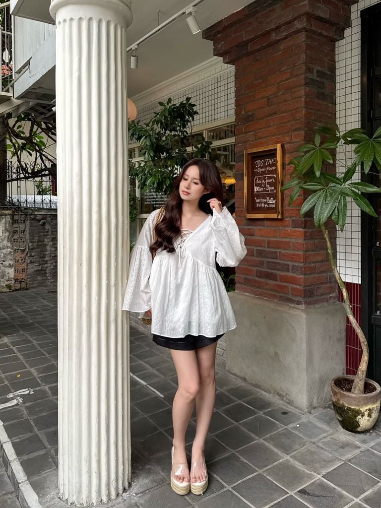 Áo Kiểu Nữ Doja Tay Xòe Cổ Chữ V GOÛT DE JUN