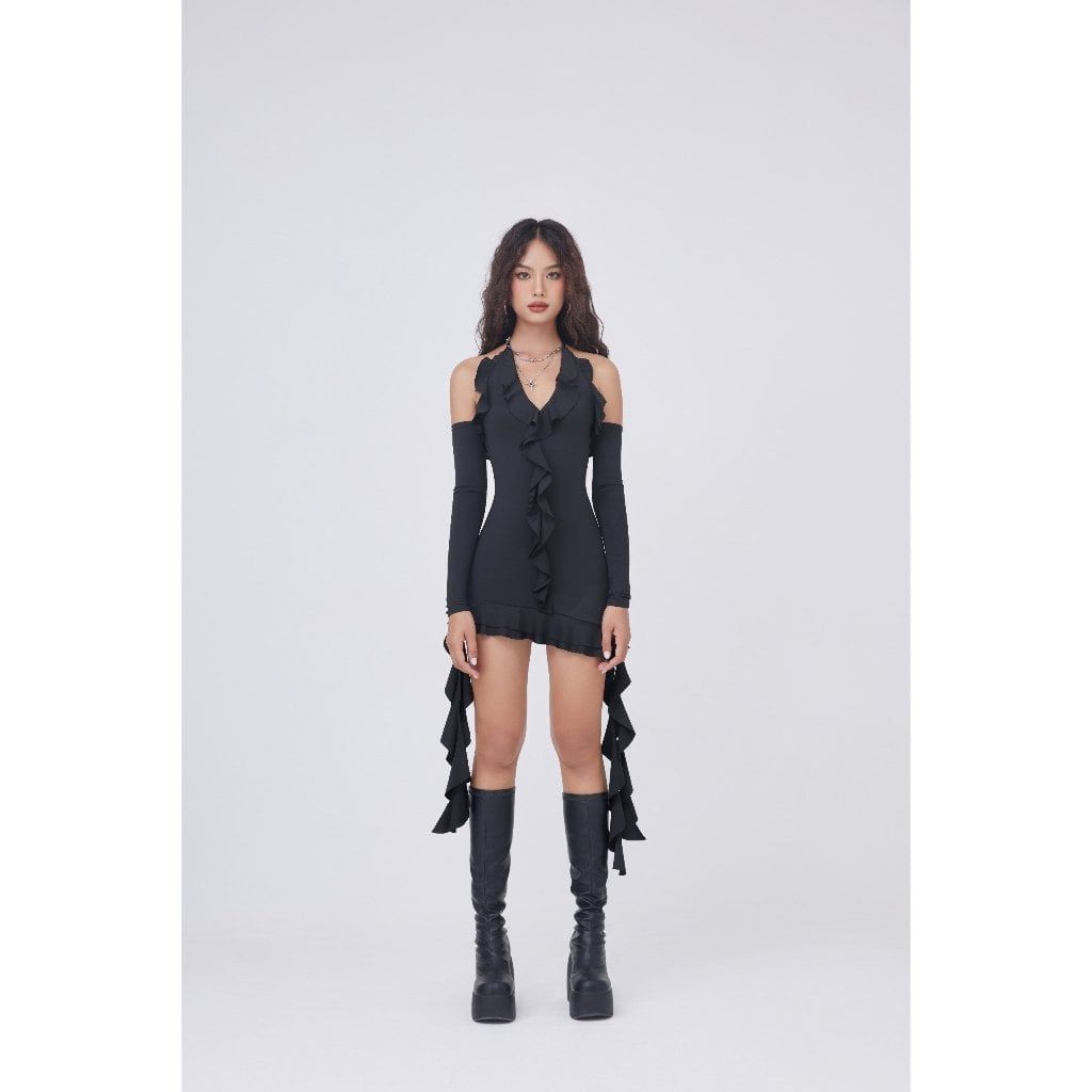 Đầm Ôm Dáng Dài Tay Trễ Vai Phối Bèo Tua Rua Cho Nữ - SELLA DRESS - GOÛT DE JUN