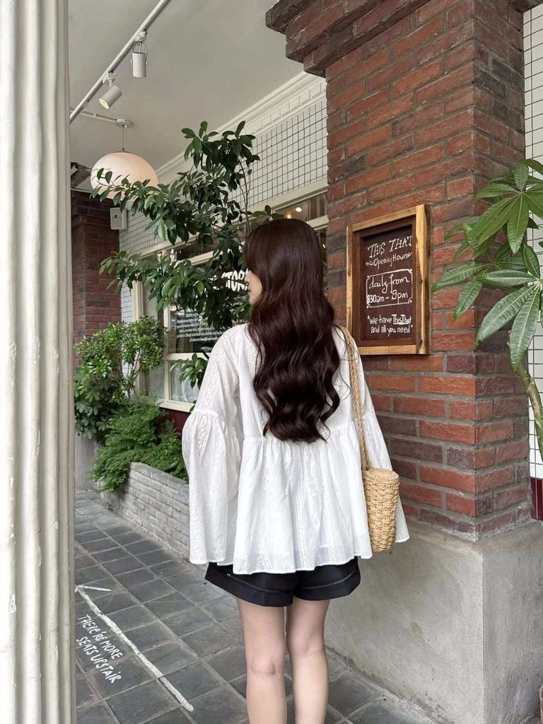 Áo Kiểu Nữ Doja Tay Xòe Cổ Chữ V GOÛT DE JUN