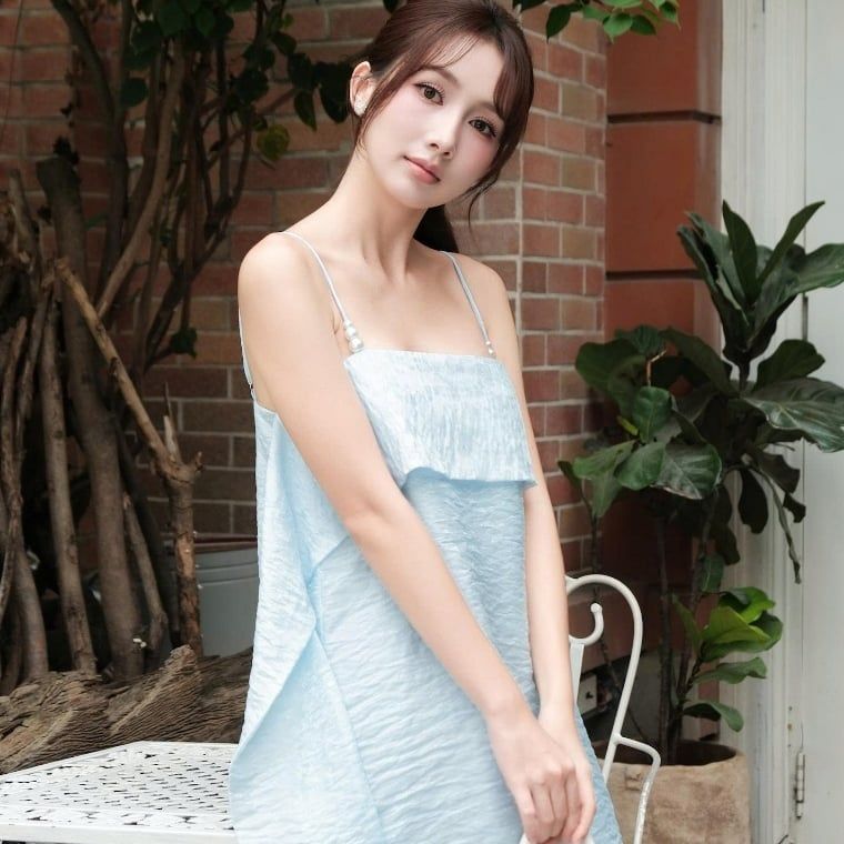 GOUT DE JUN Đầm Hai Dây Voan Lụa Tà Rủ 2 Bên SIWAN Váy Nữ Dây Đính Ngọc Trai Form Suông FGDA2606054
