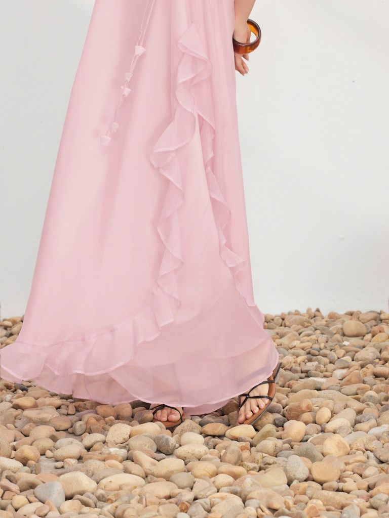 Đầm Nữ BISHAM DRESS Cổ Yếm Đính Hoa Nổi Tua Rua Đi Biển, Dạo Phố GOUT DE JUN