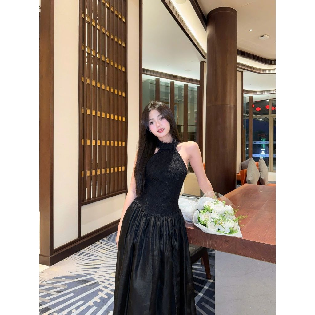 Đầm Nữ Đi Tiệc Cổ Yếm Hở Lưng Cổ Điển Dáng Xòe Xẻ Tà - DARWIN DRESS - GOÛT DE JUN