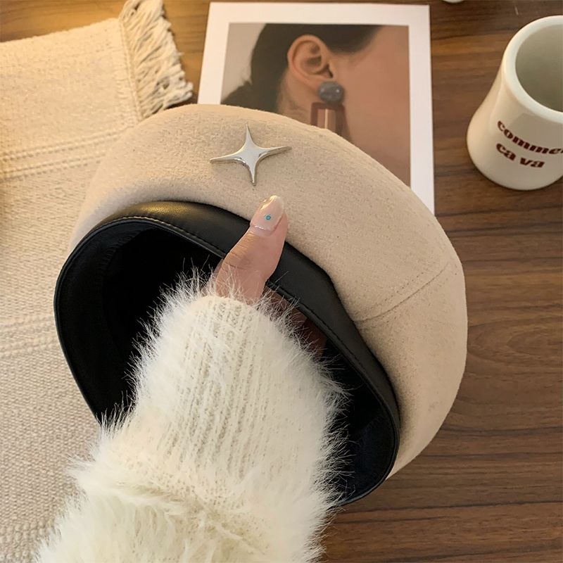 Mũ Beret Dạ Len Phối Charm Thời Trang Thu Đông Phong Cách Hàn Quốc - GOÛT DE JUN