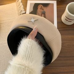 Mũ Beret Dạ Len Phối Charm Thời Trang Thu Đông Phong Cách Hàn Quốc - GOÛT DE JUN
