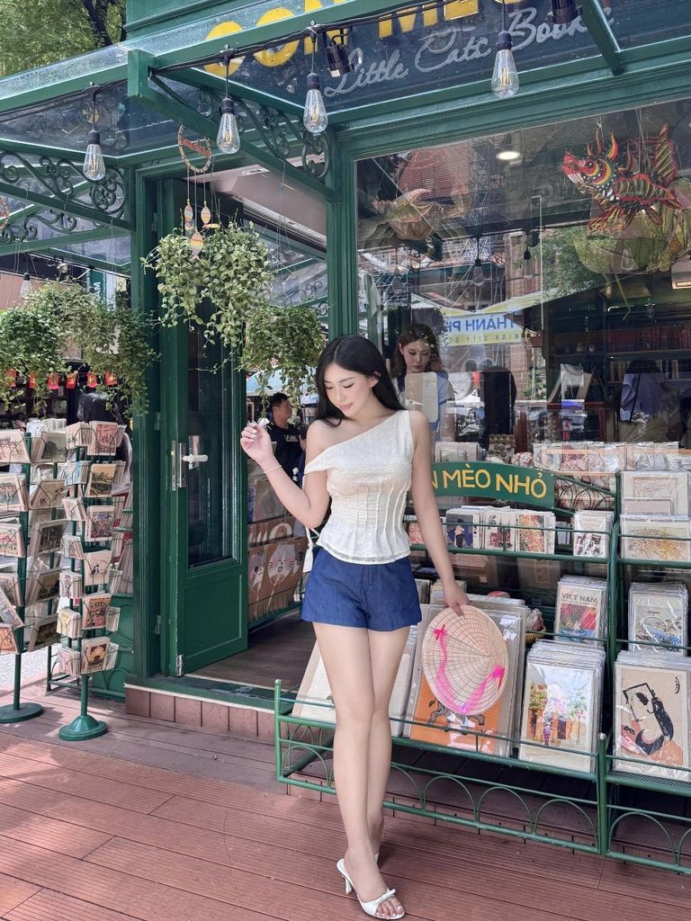 Áo Nữ MINHAS TOP Lệch Vai Chiết Eo Tôn Dáng GOUT DE JUN